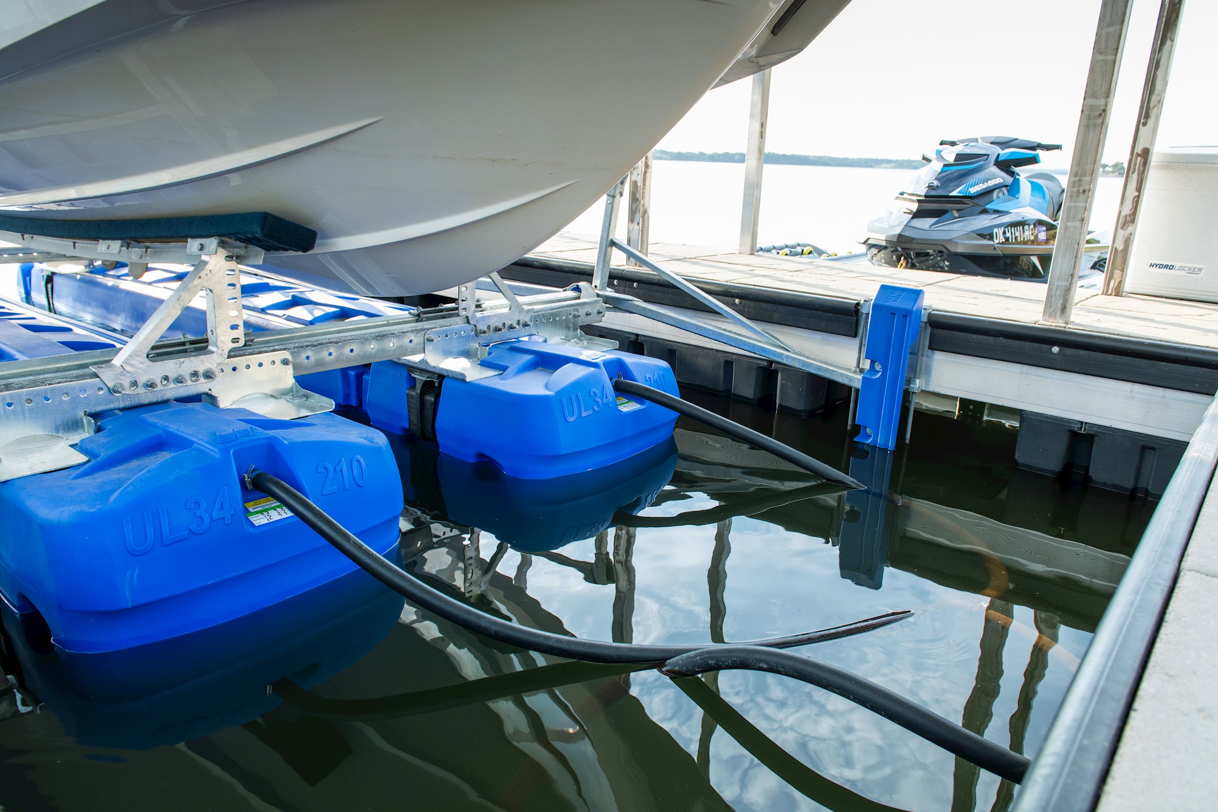 1 Brand In Boat Lifts Shop The Best Boat Lift Systems Hydrohoist